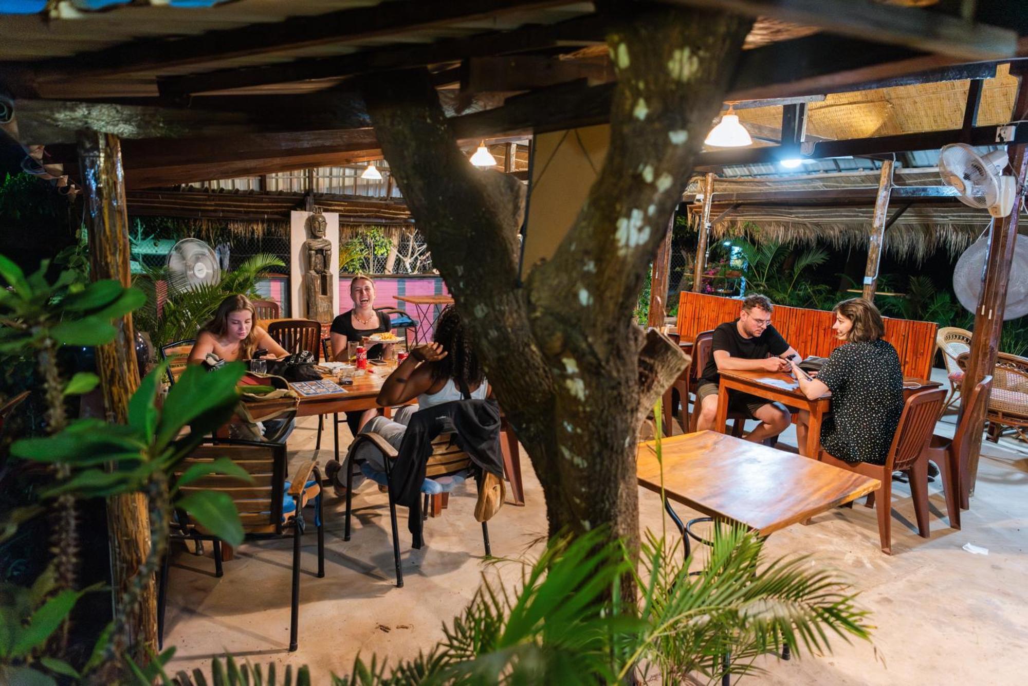 Le Soleil Hotel Kep Exterior photo