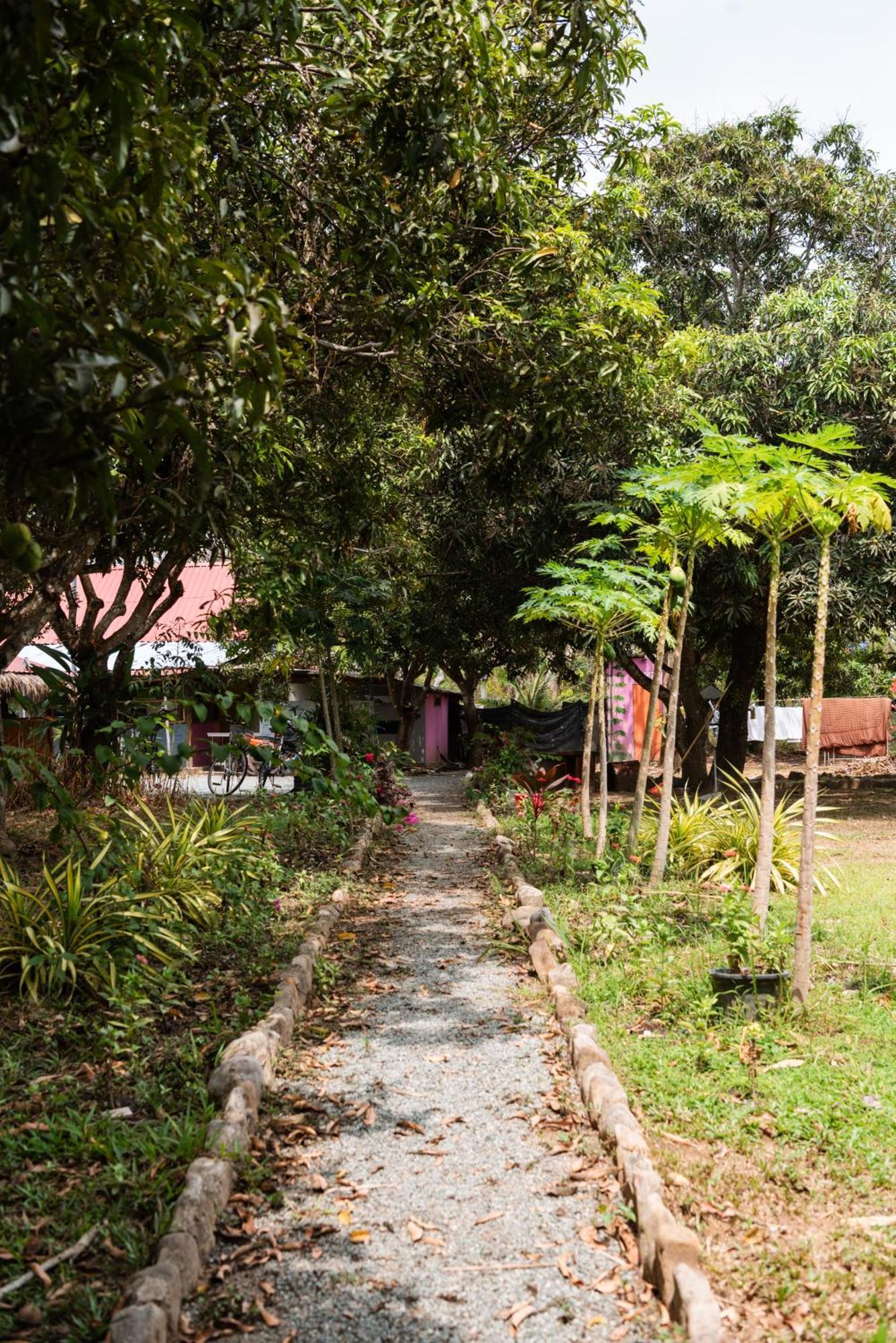 Le Soleil Hotel Kep Exterior photo
