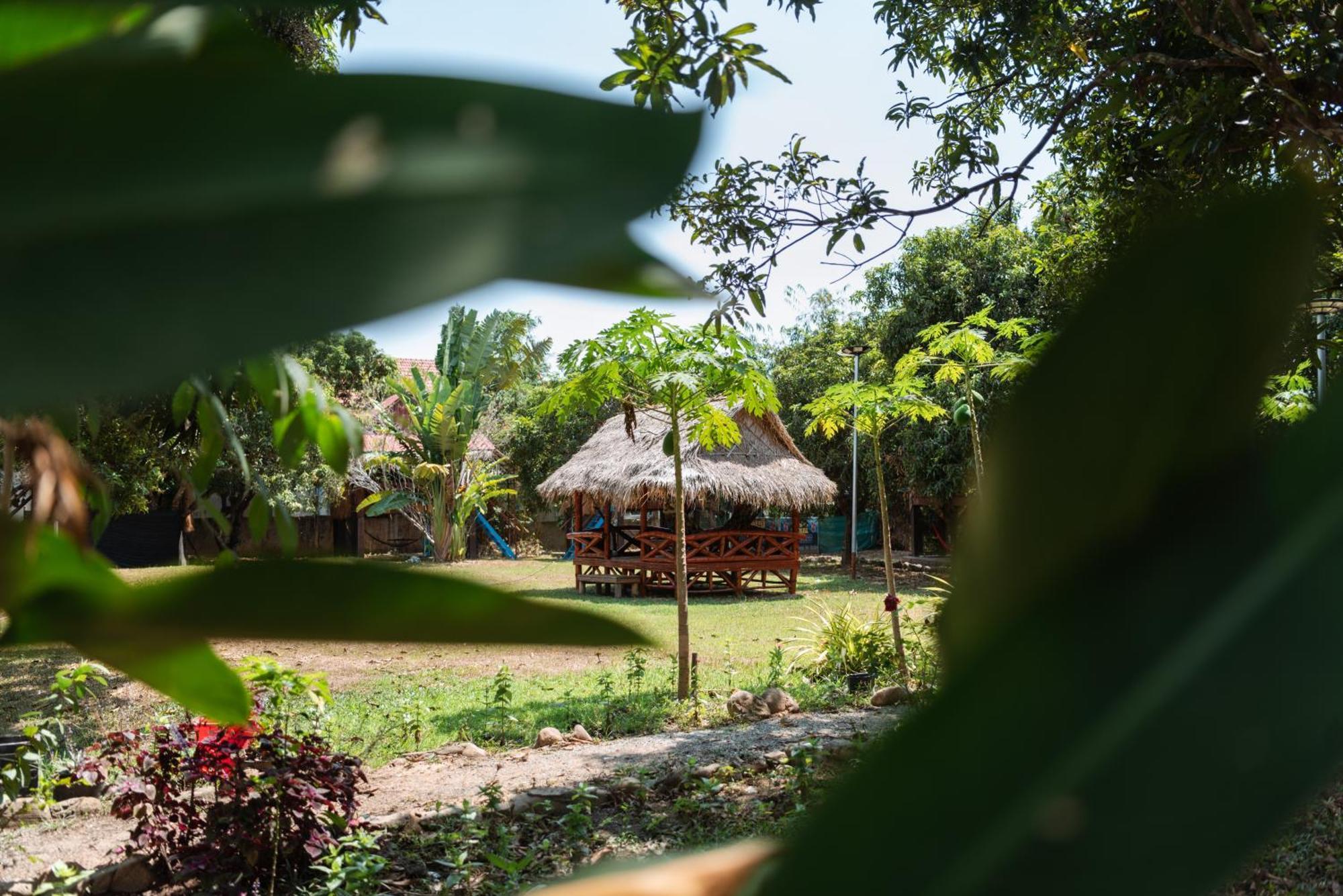 Le Soleil Hotel Kep Exterior photo