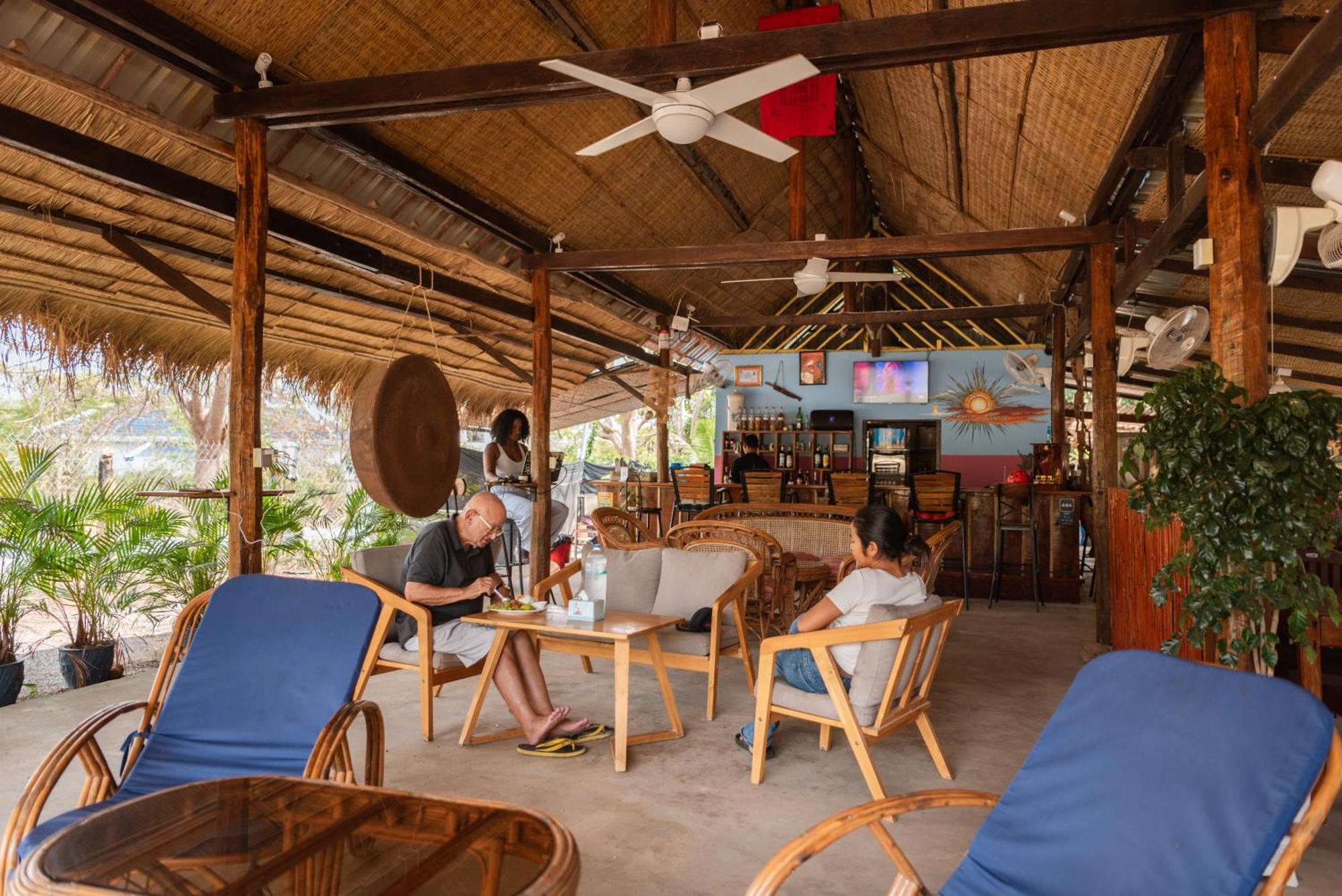 Le Soleil Hotel Kep Exterior photo